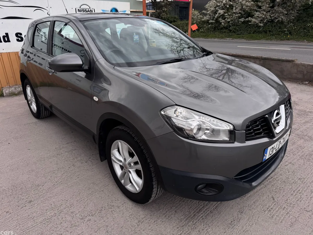 Nissan Qashqai Hatchback, Diesel, 2013, Grey