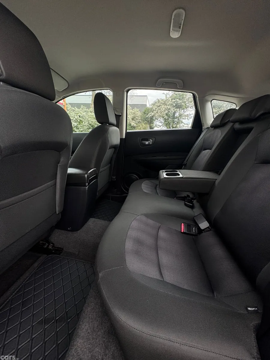 Nissan Qashqai Hatchback, Diesel, 2013, Grey