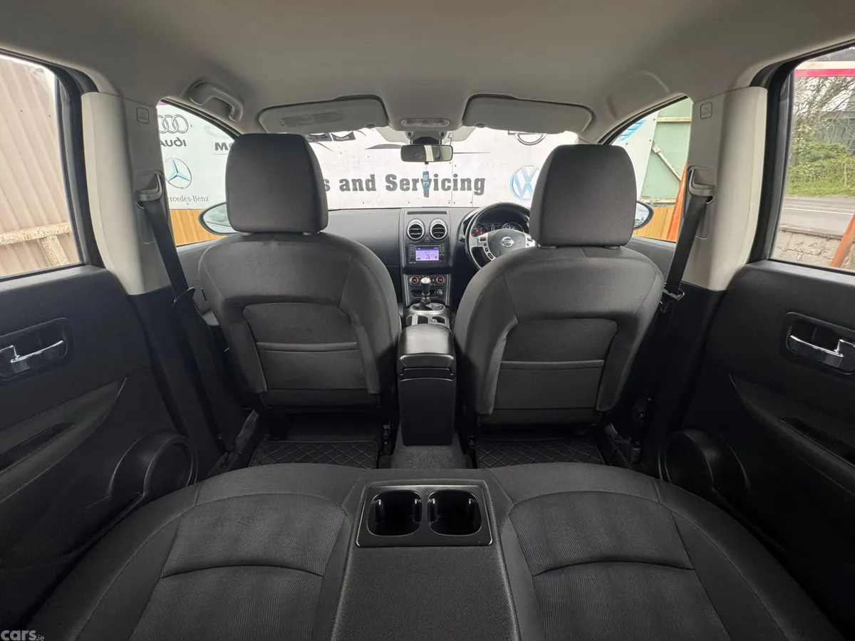 Nissan Qashqai Hatchback, Diesel, 2013, Grey