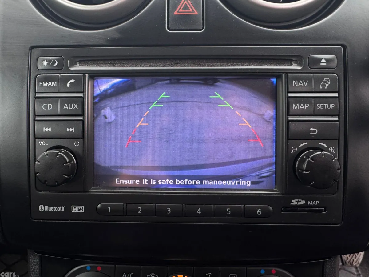 Nissan Qashqai Hatchback, Diesel, 2013, Grey