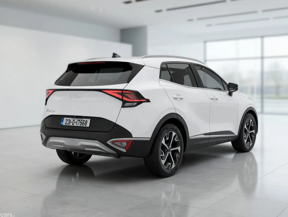 Kia Sportage SUV, Diesel Hybrid, 2023, White