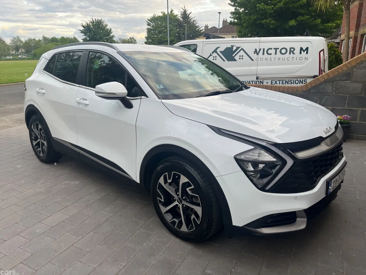 Kia Sportage SUV, Diesel Hybrid, 2023, White