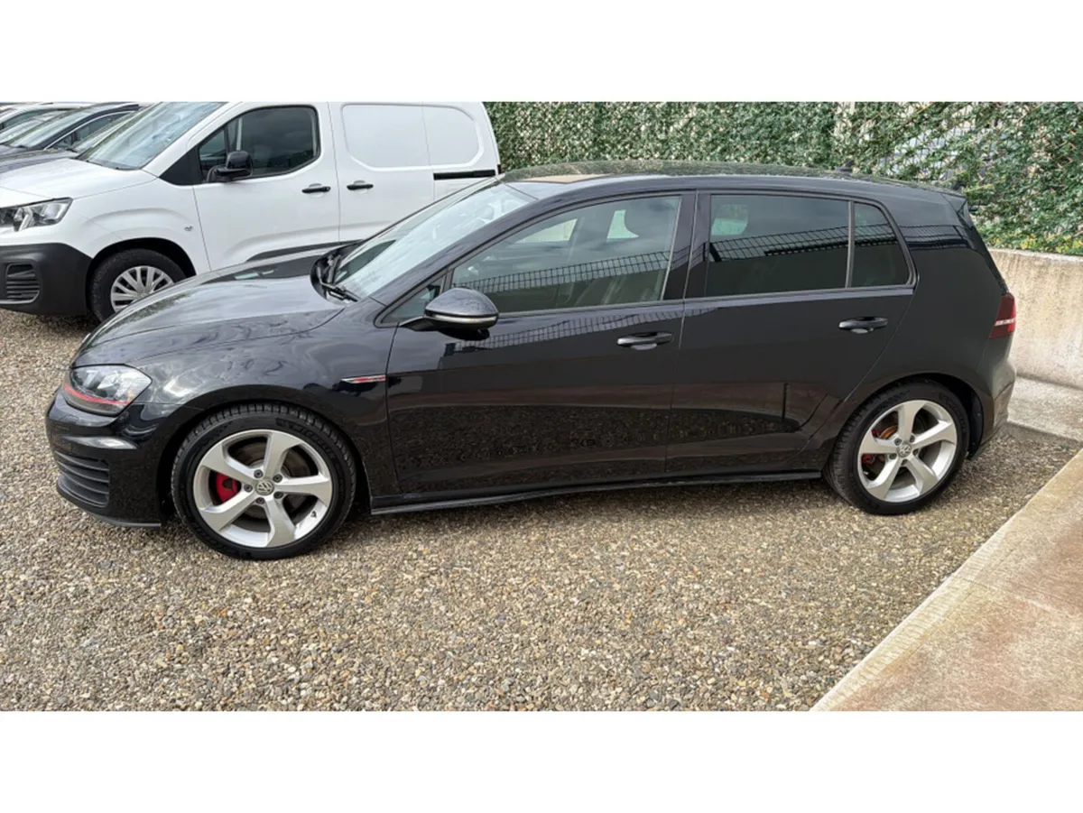 Volkswagen Golf Hatchback, Petrol, 2016, Black