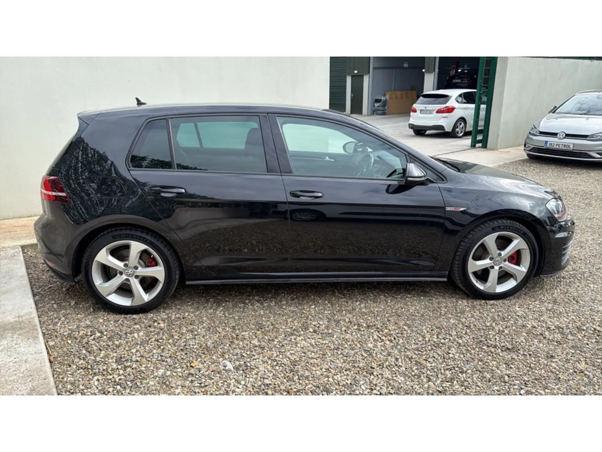 Volkswagen Golf Hatchback, Petrol, 2016, Black