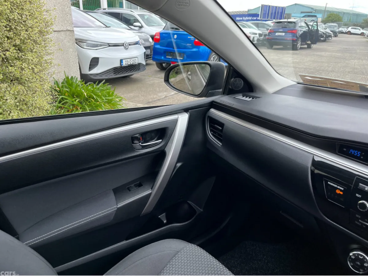 Toyota Corolla Saloon, Diesel, 2015, Bronze