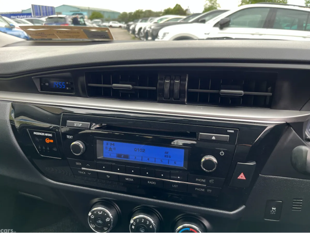 Toyota Corolla Saloon, Diesel, 2015, Bronze