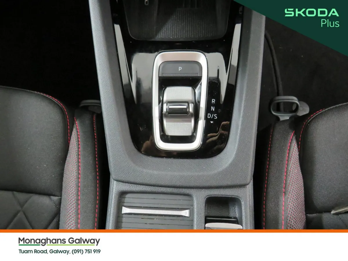 Skoda Octavia Hatchback, Petrol, 2026, Black