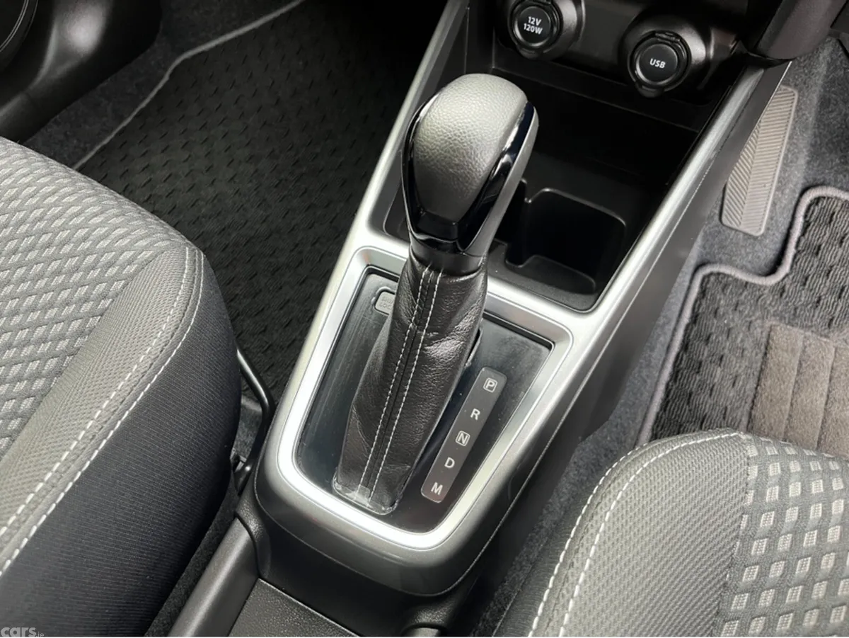 Suzuki Swift Hatchback, Petrol, 2022, Blue