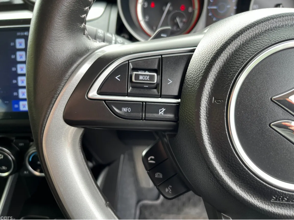 Suzuki Swift Hatchback, Petrol, 2022, Blue