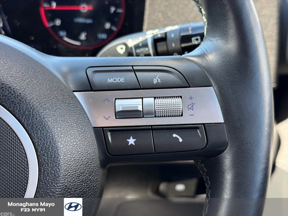Hyundai KONA MPV, Petrol, 2024, White