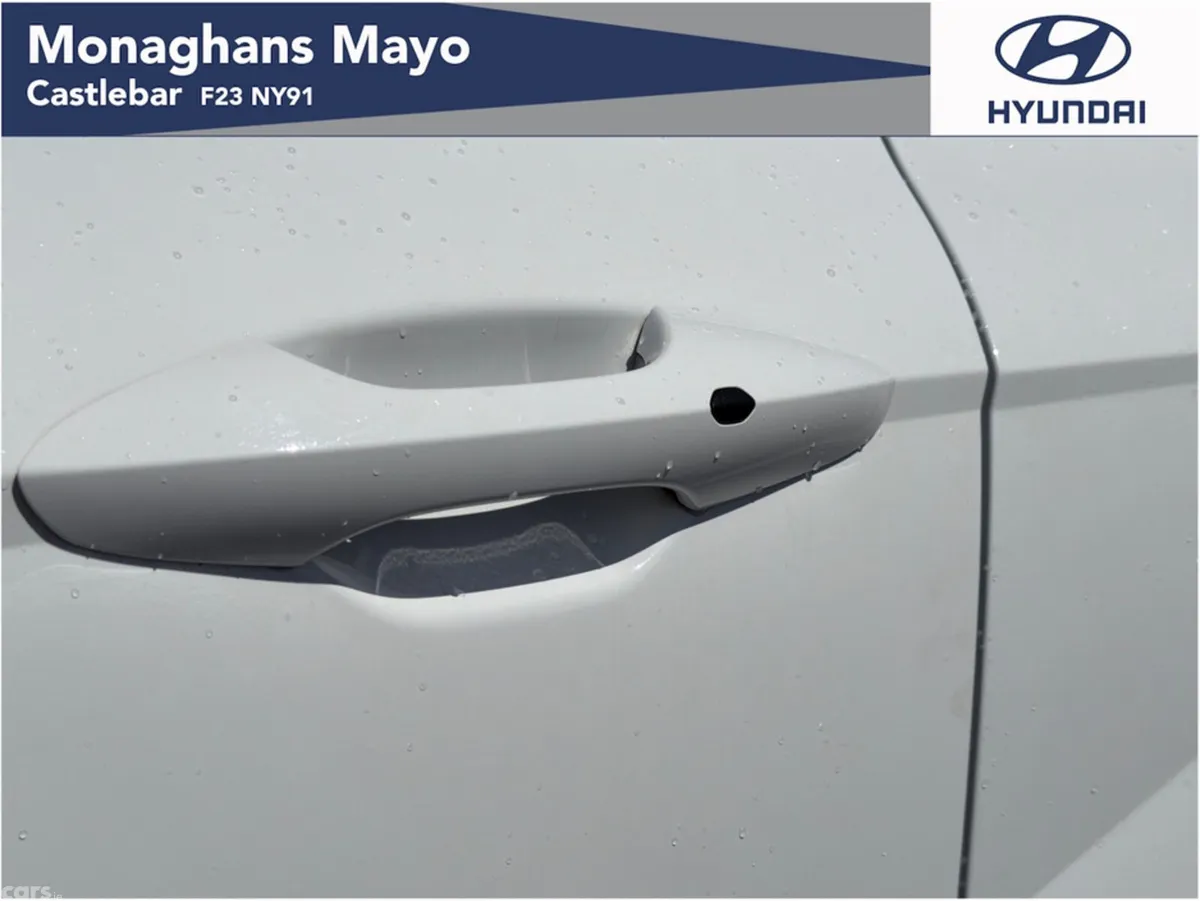 Hyundai KONA MPV, Petrol, 2024, White