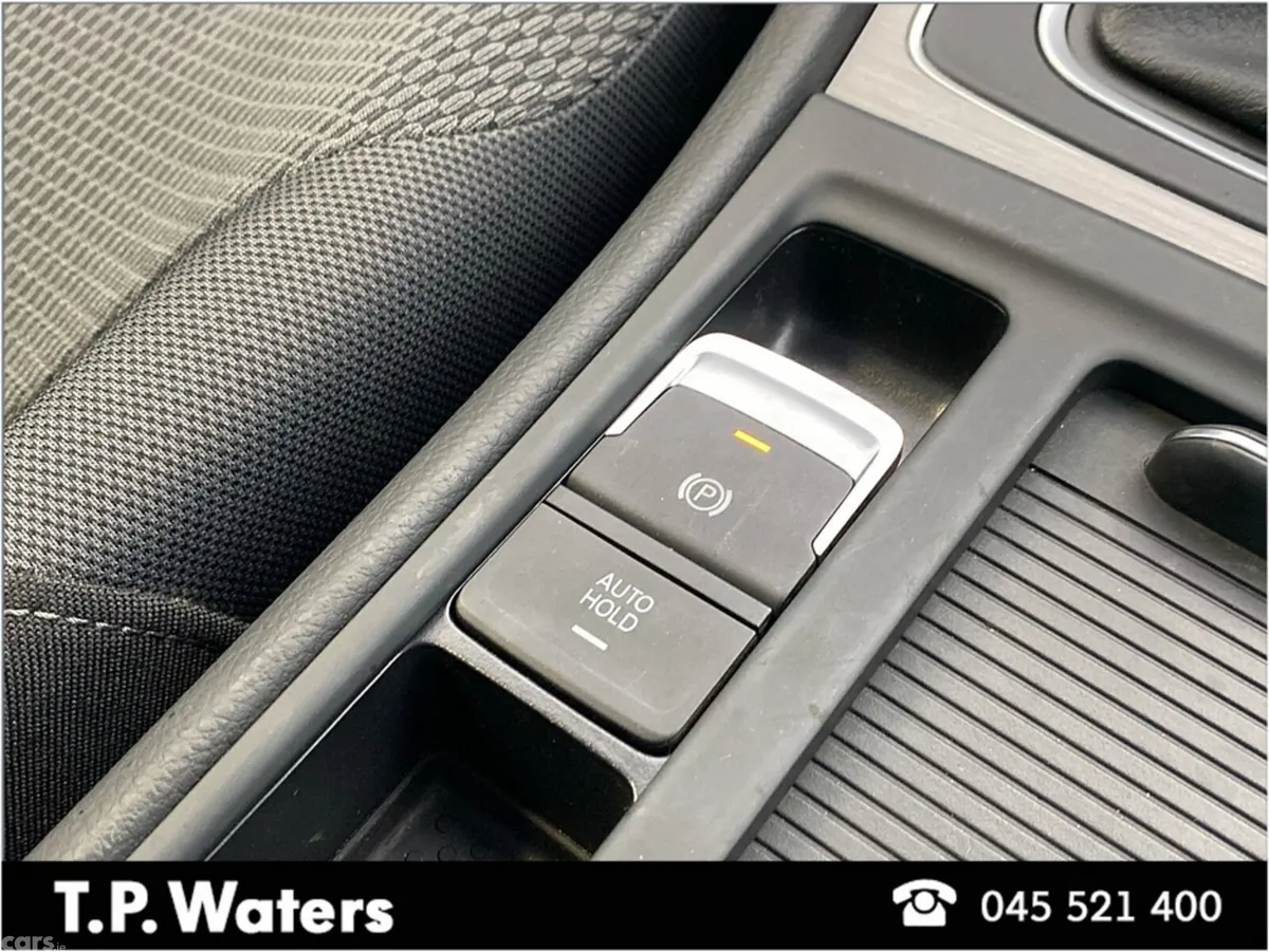 Volkswagen Golf Hatchback, Petrol, 2017, Black