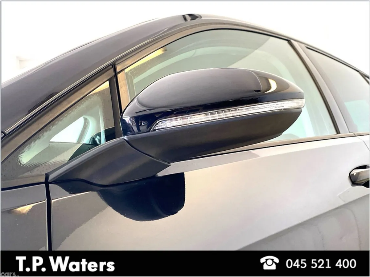 Volkswagen Golf Hatchback, Petrol, 2017, Black