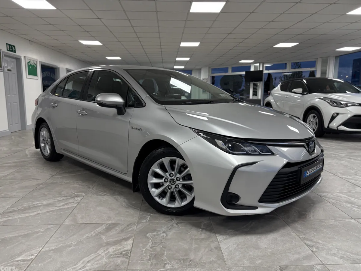 Toyota Corolla Saloon, Petrol Hybrid, 2019, Silver