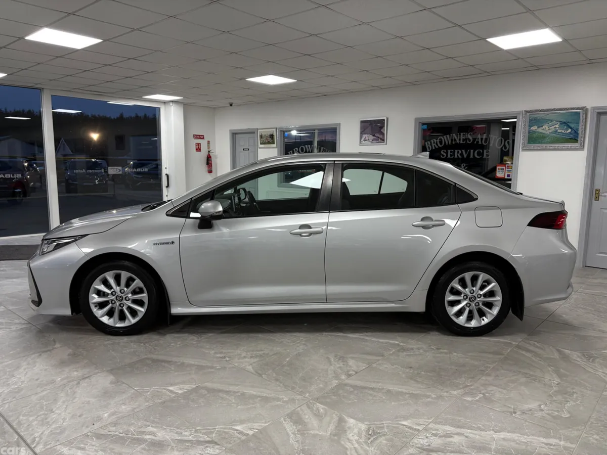 Toyota Corolla Saloon, Petrol Hybrid, 2019, Silver