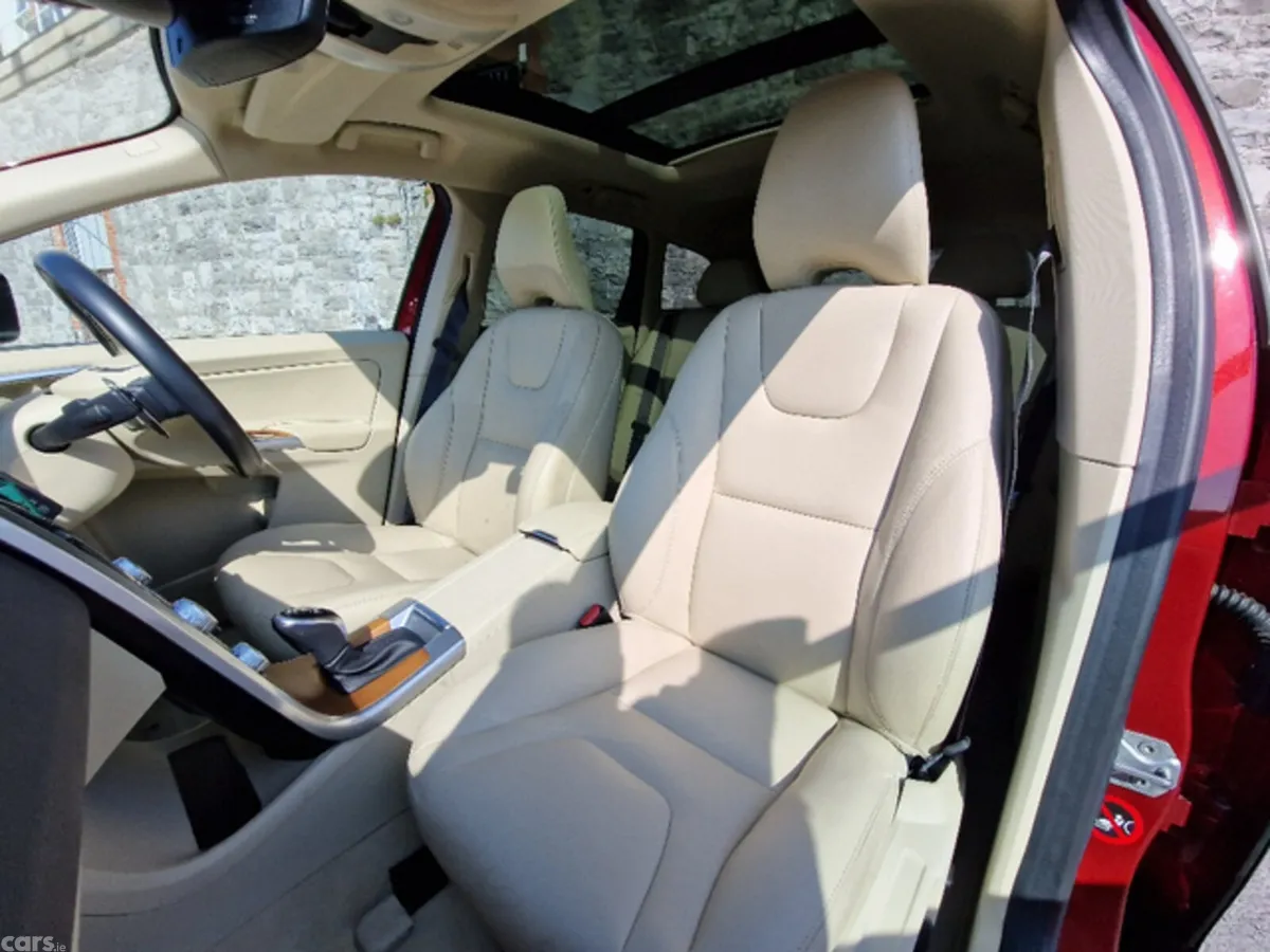 Volvo XC60 SUV, Diesel, 2017, Red
