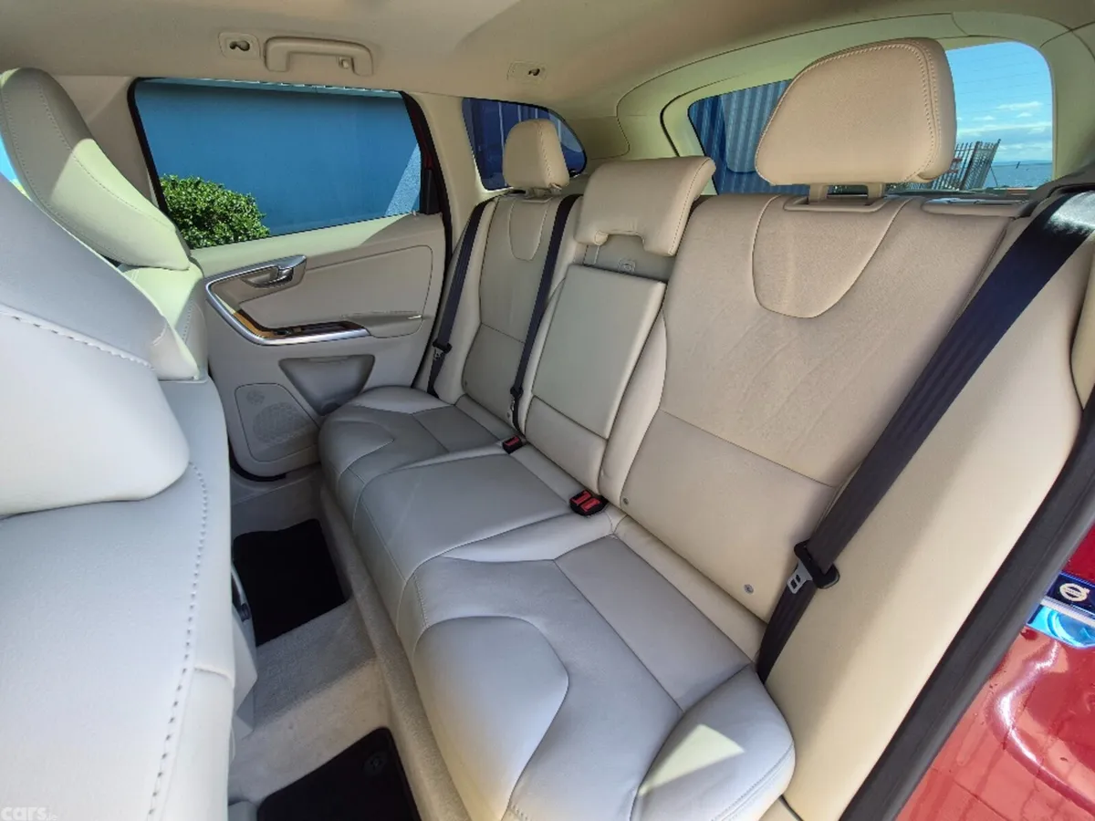Volvo XC60 SUV, Diesel, 2017, Red