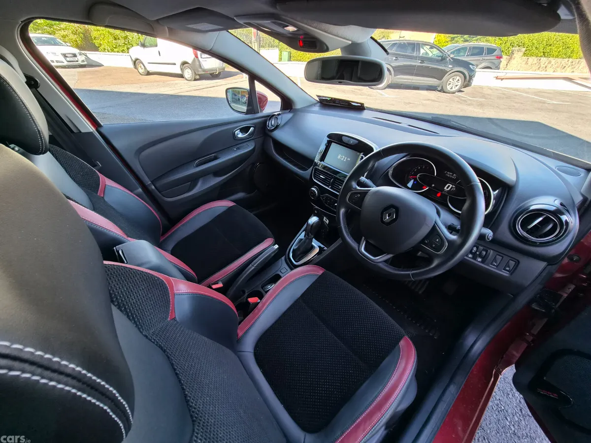 Renault Clio Hatchback, Petrol, 2019, Red
