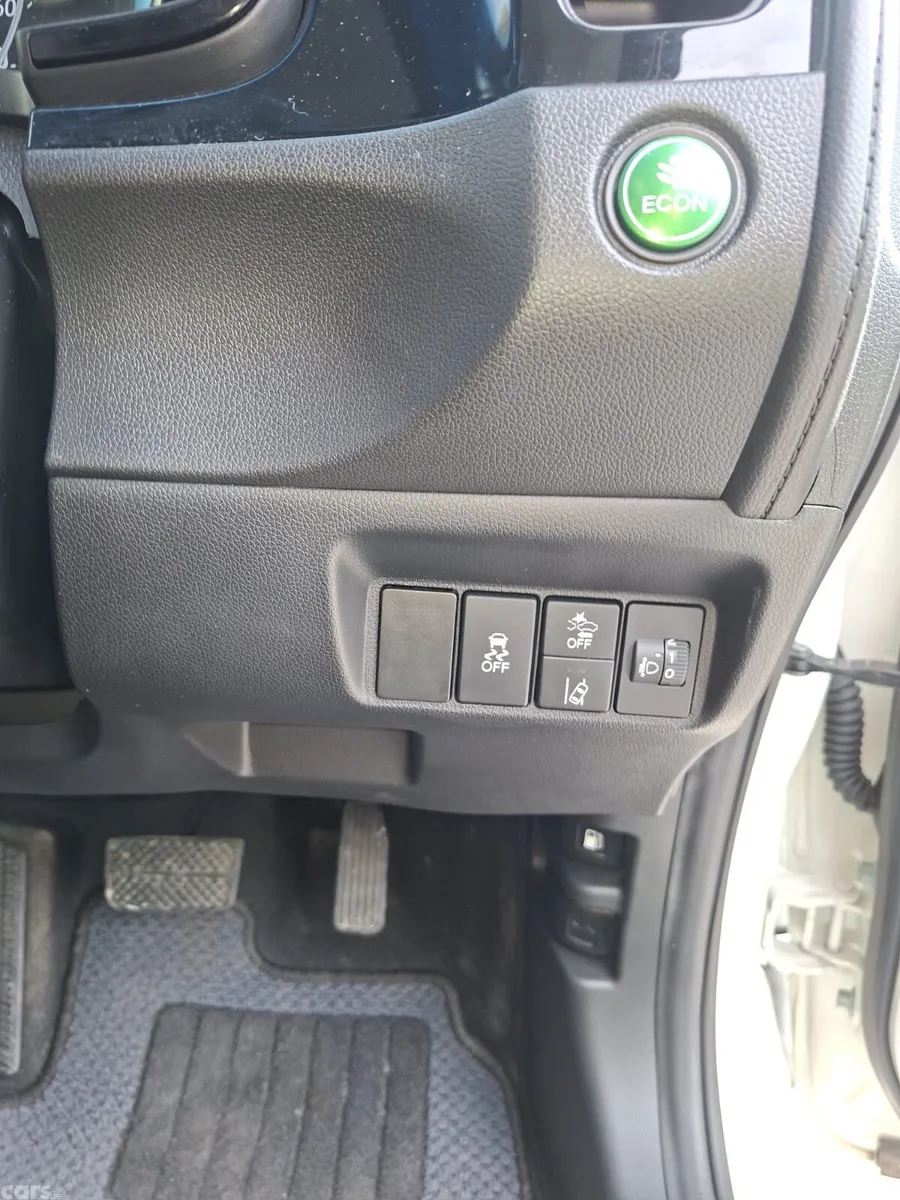 Honda Fit Estate, Petrol Hybrid, 2022, White