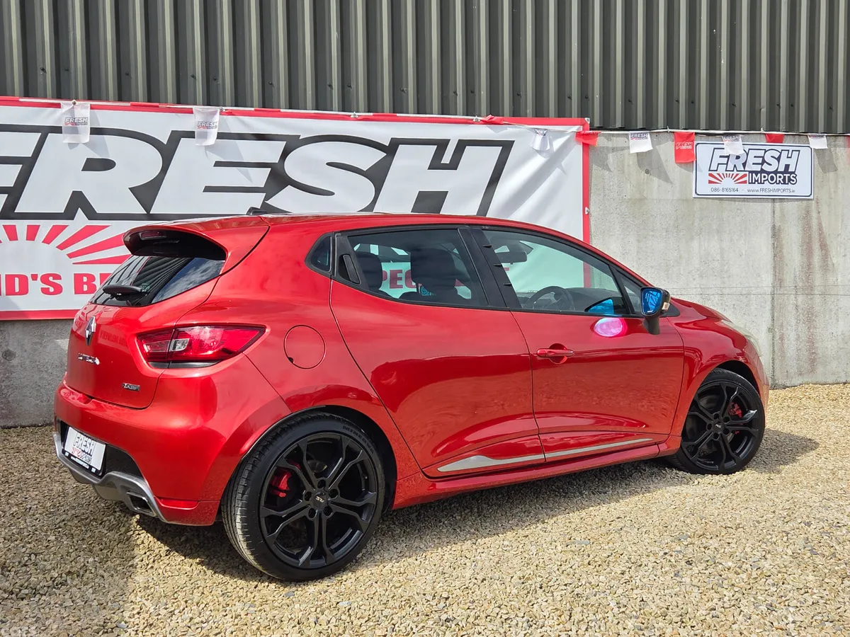 Renault Clio Hatchback, Petrol, 2014, Red