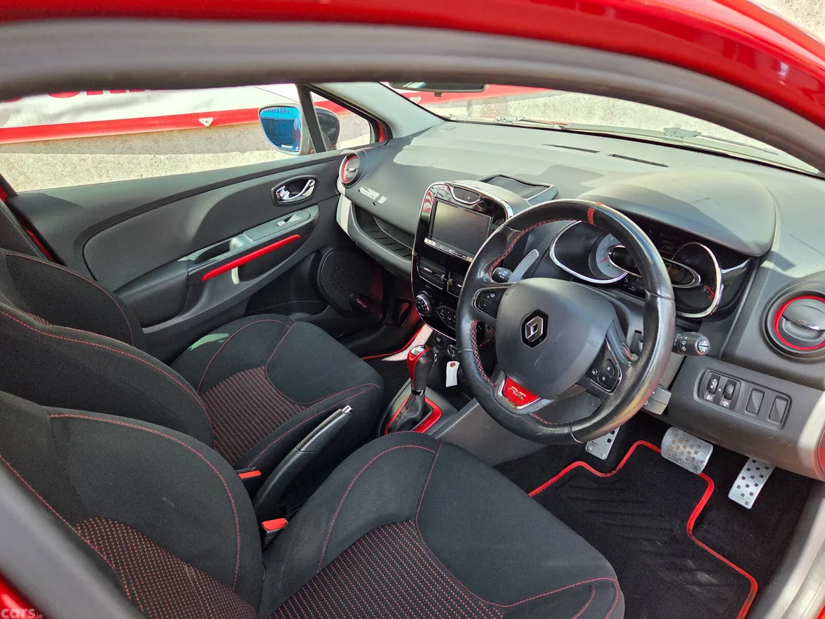 Renault Clio Hatchback, Petrol, 2014, Red