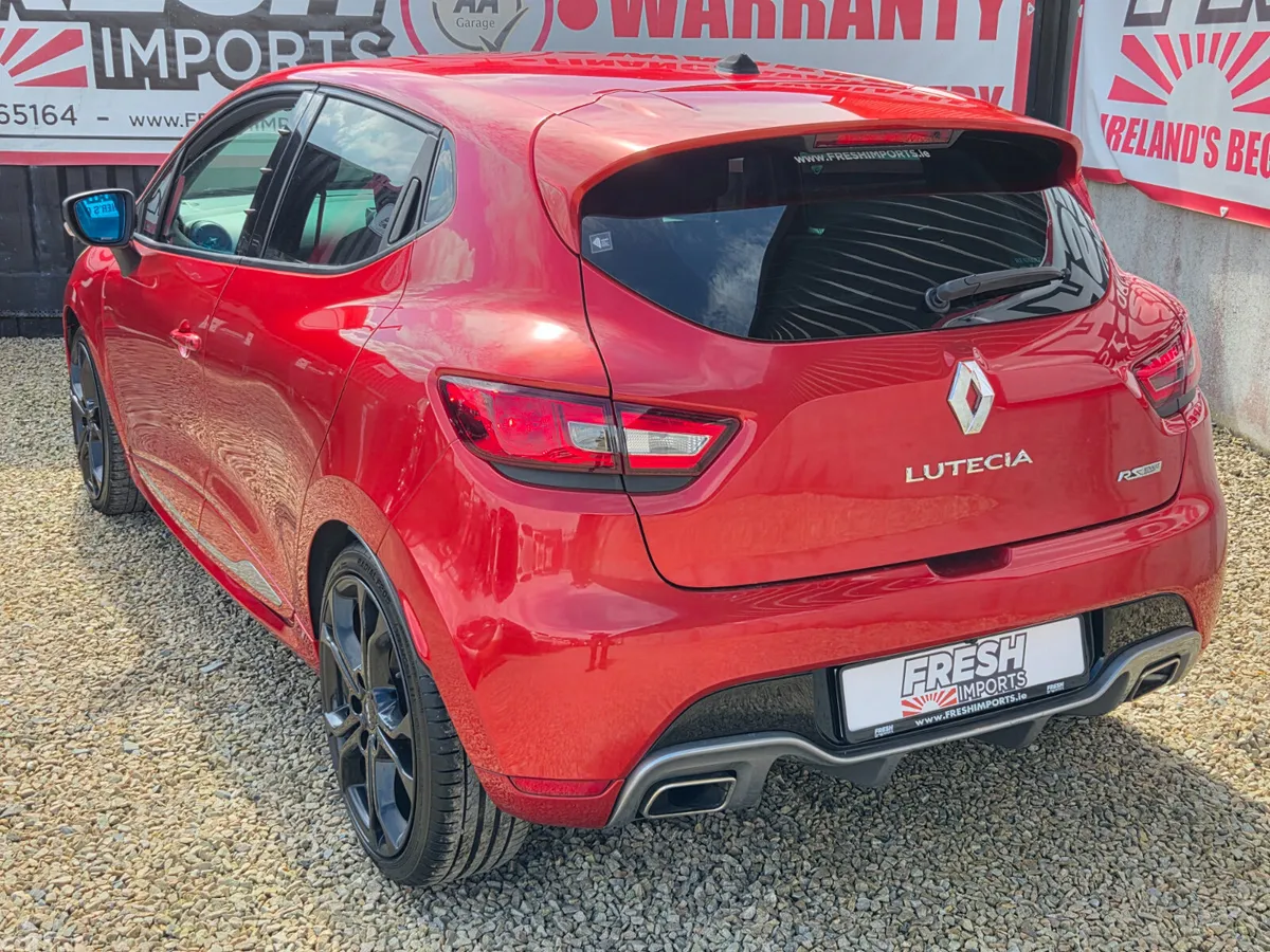 Renault Clio Hatchback, Petrol, 2014, Red