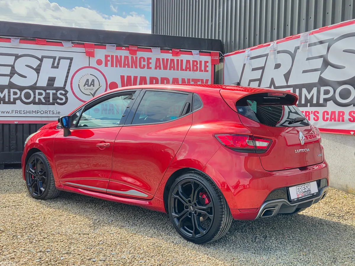 Renault Clio Hatchback, Petrol, 2014, Red