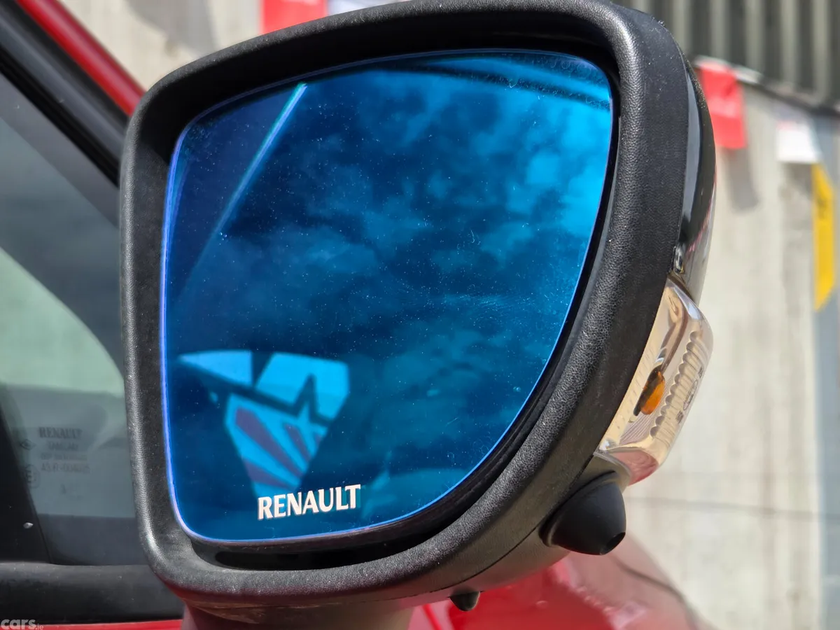 Renault Clio Hatchback, Petrol, 2014, Red