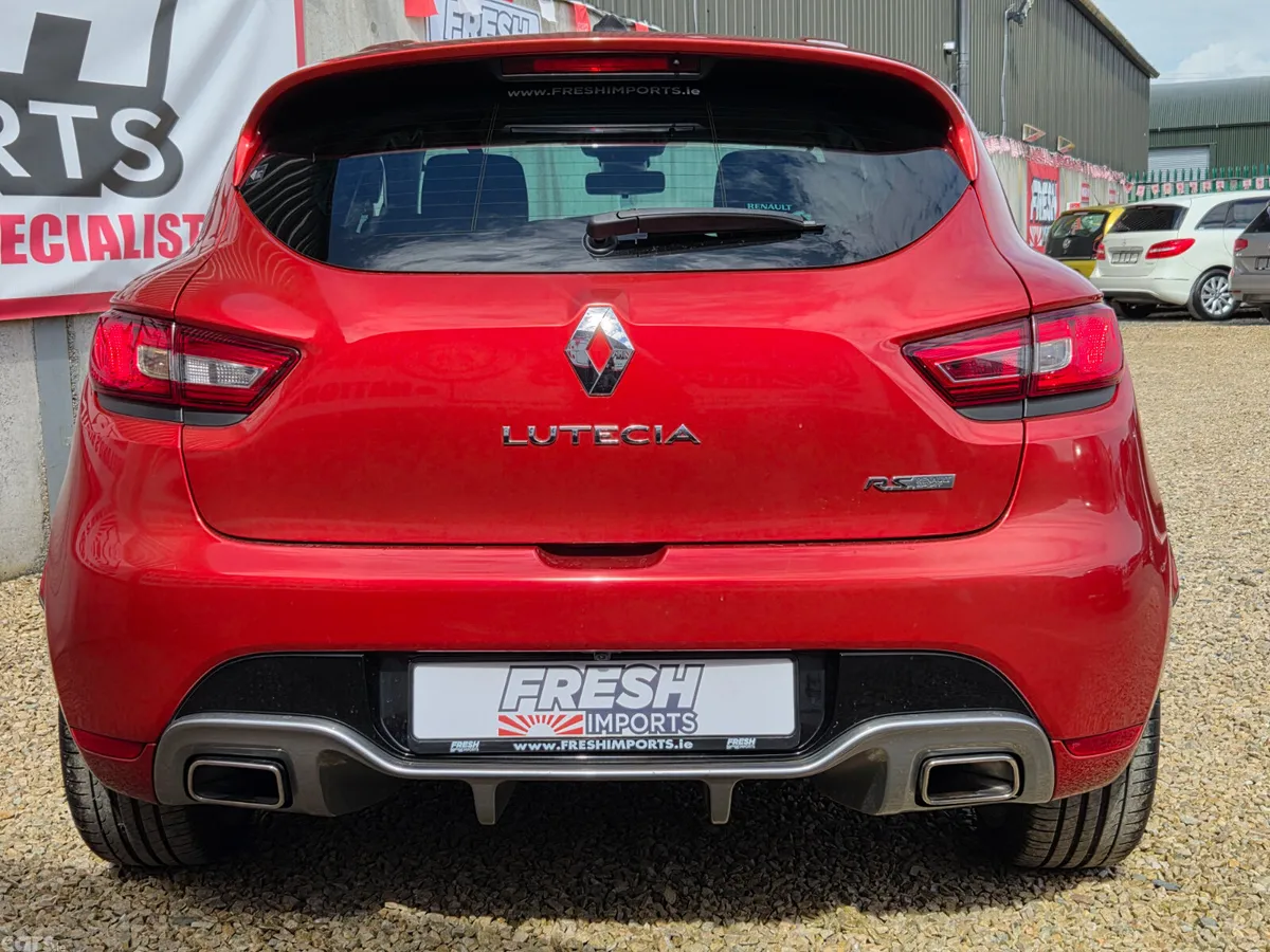Renault Clio Hatchback, Petrol, 2014, Red