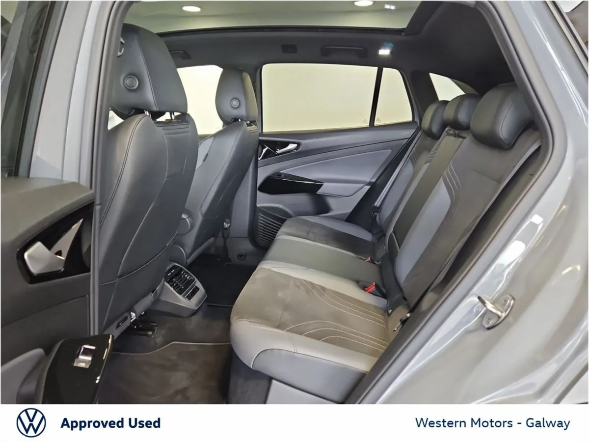 Volkswagen ID.4 SUV, Electric, 2025, Silver