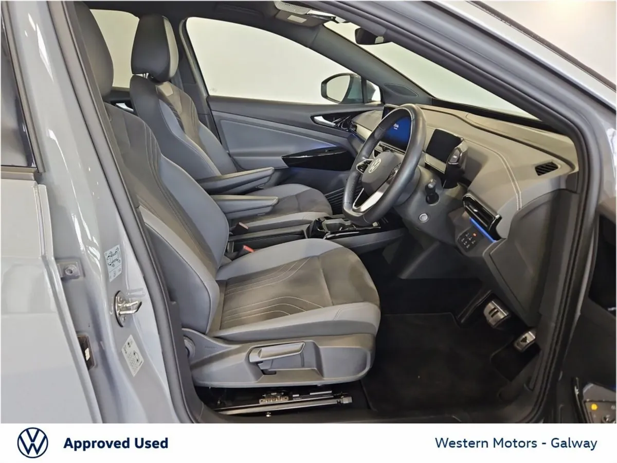 Volkswagen ID.4 SUV, Electric, 2025, Silver