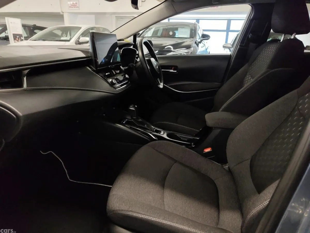 Toyota Corolla Saloon, Petrol Hybrid, 2023, Grey