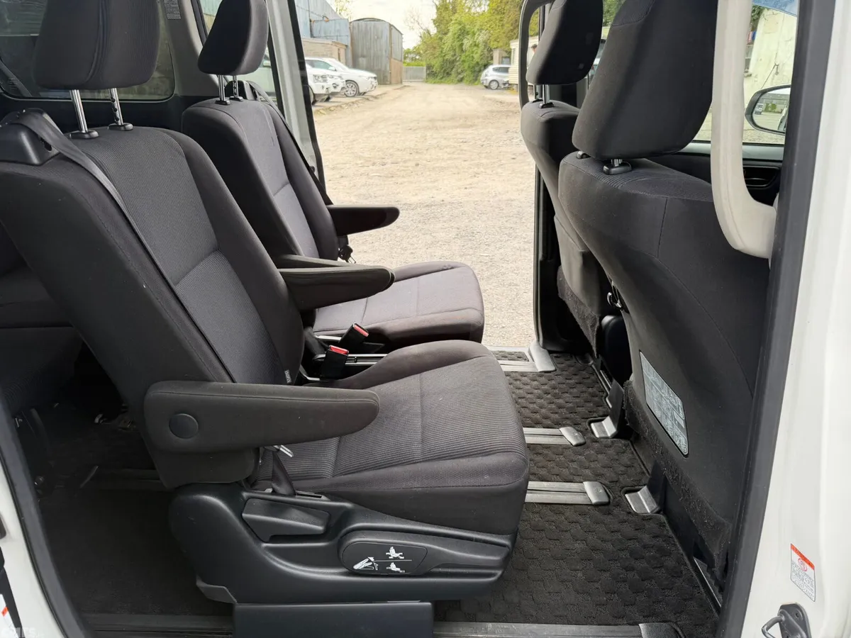 Toyota Voxy MPV, Petrol Hybrid, 2016, White