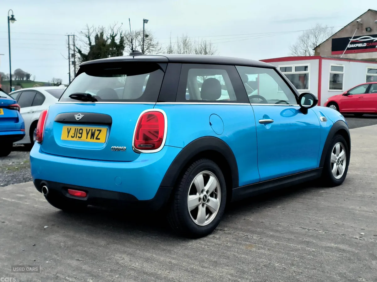 Mini Cooper Hatchback, Petrol, 2019, Blue