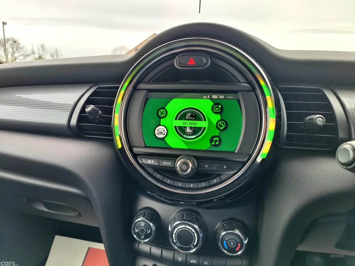 Mini Cooper Hatchback, Petrol, 2019, Blue