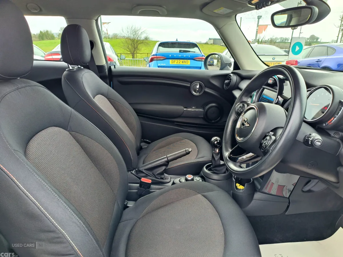 Mini Cooper Hatchback, Petrol, 2019, Blue
