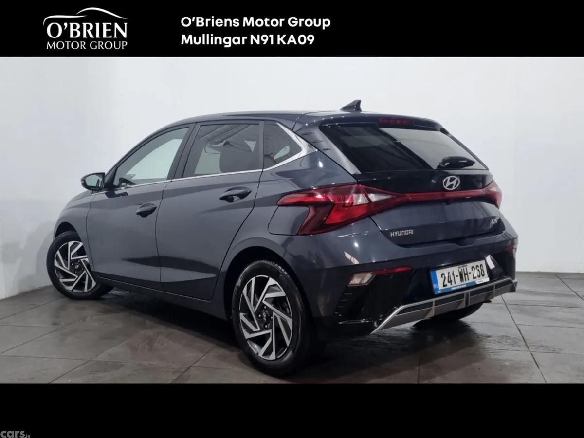 Hyundai i20 Hatchback, Petrol, 2024, Grey