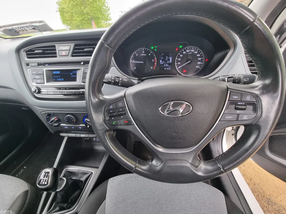 Hyundai i20 Hatchback, Diesel, 2016, White