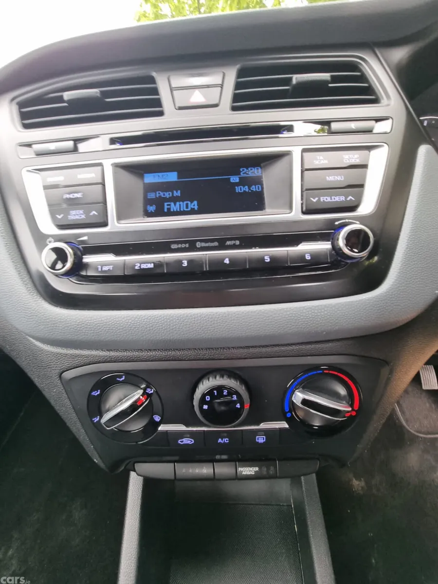 Hyundai i20 Hatchback, Diesel, 2016, White