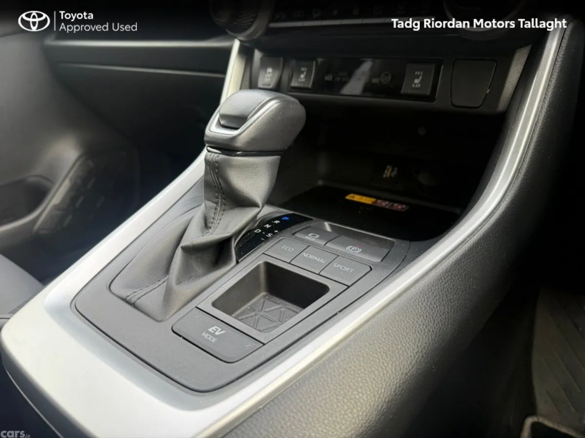 Toyota RAV4 SUV, Petrol Hybrid, 2024, Blue