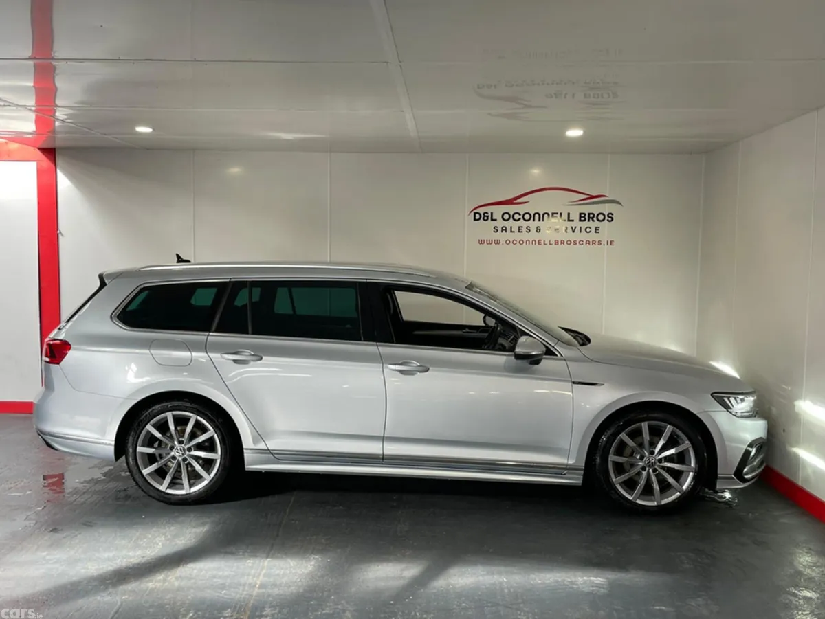 Volkswagen Passat Estate, Diesel, 2023, Silver