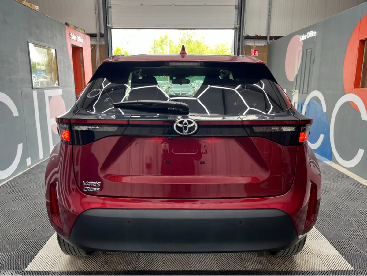 Toyota Yaris Cross SUV, Petrol, 2021, Red