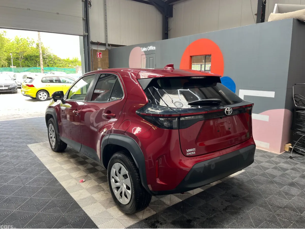 Toyota Yaris Cross SUV, Petrol, 2021, Red