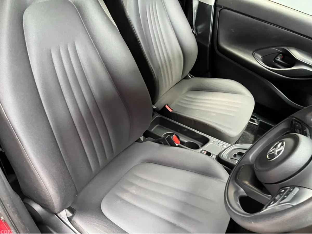 Toyota Yaris Cross SUV, Petrol, 2021, Red