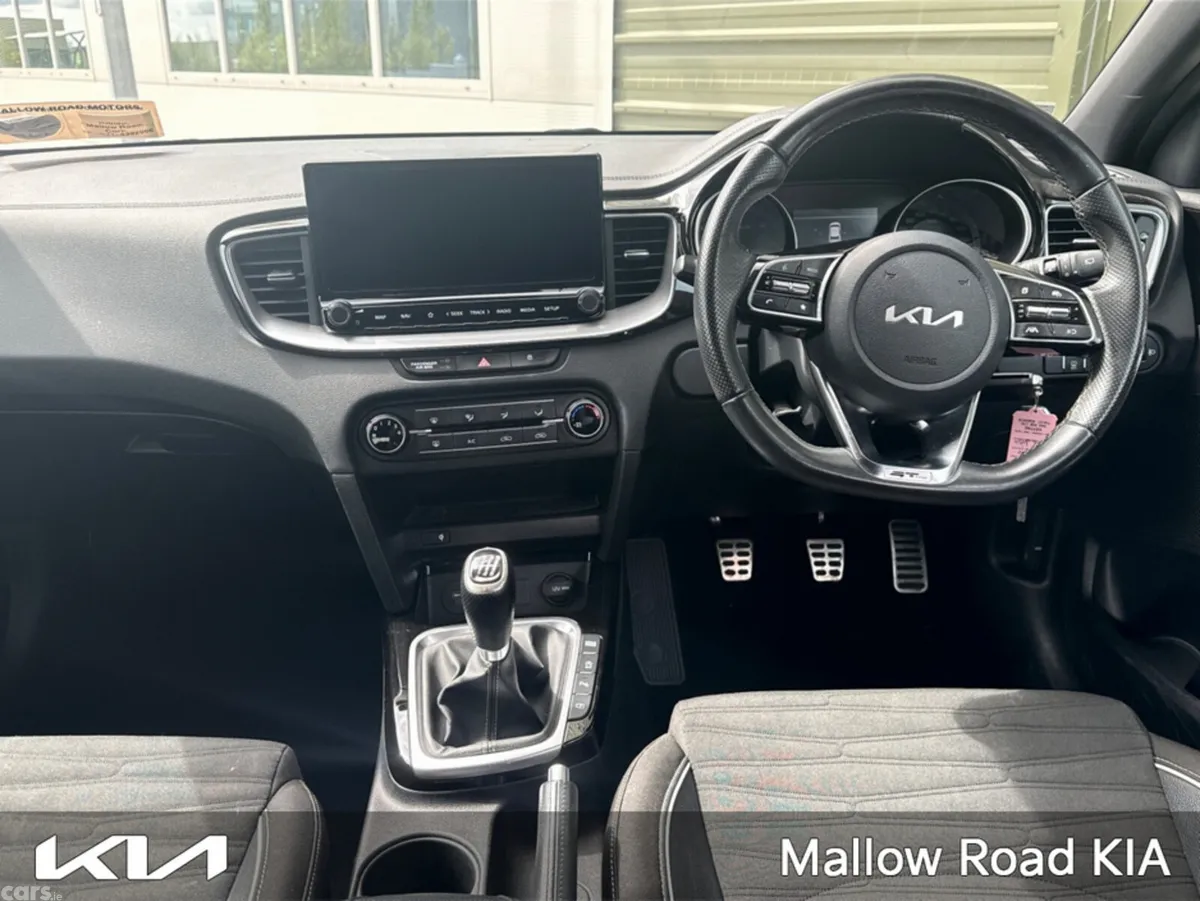 Kia Ceed Hatchback, Diesel Hybrid, 2024, White