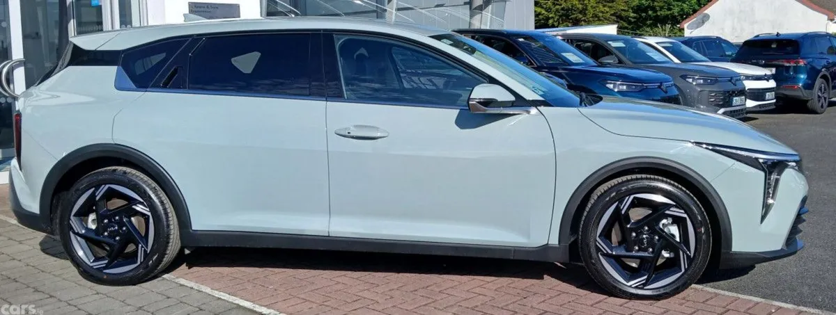 Kia K4 Hatchback, Petrol Hybrid, 2027, 