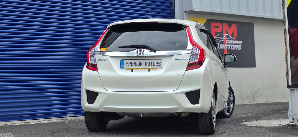 Honda Fit Hatchback, Petrol Hybrid, 2014, White