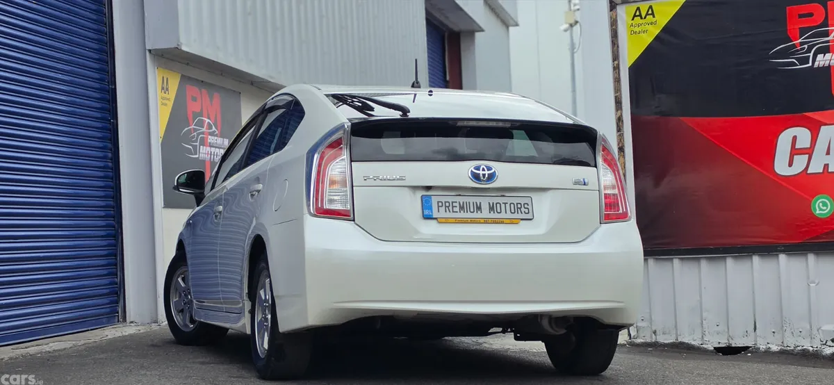 Toyota Prius Hatchback, Petrol Hybrid, 2014, White