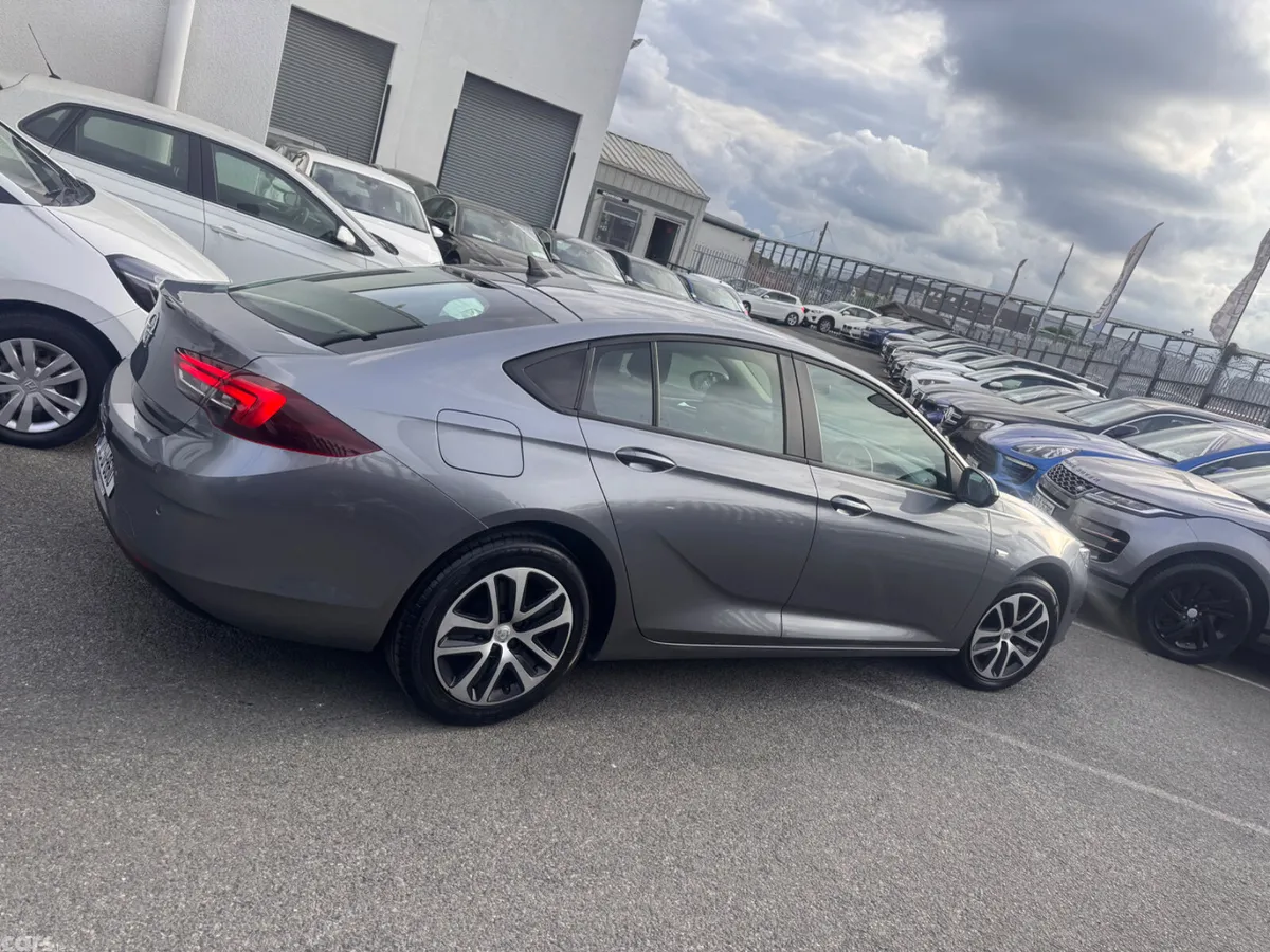 Opel Insignia Hatchback, Diesel, 2021, Grey
