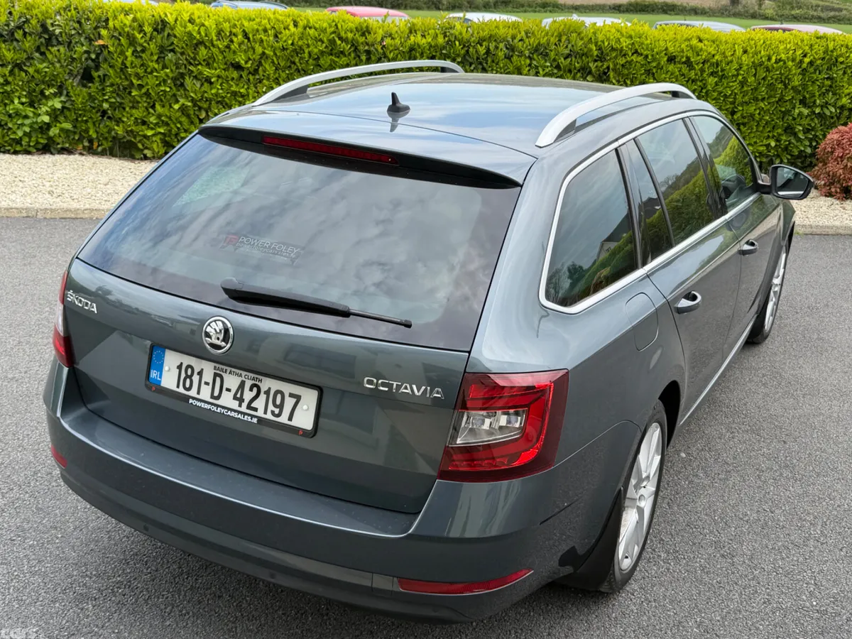 Skoda Octavia Estate, Petrol, 2018, Grey
